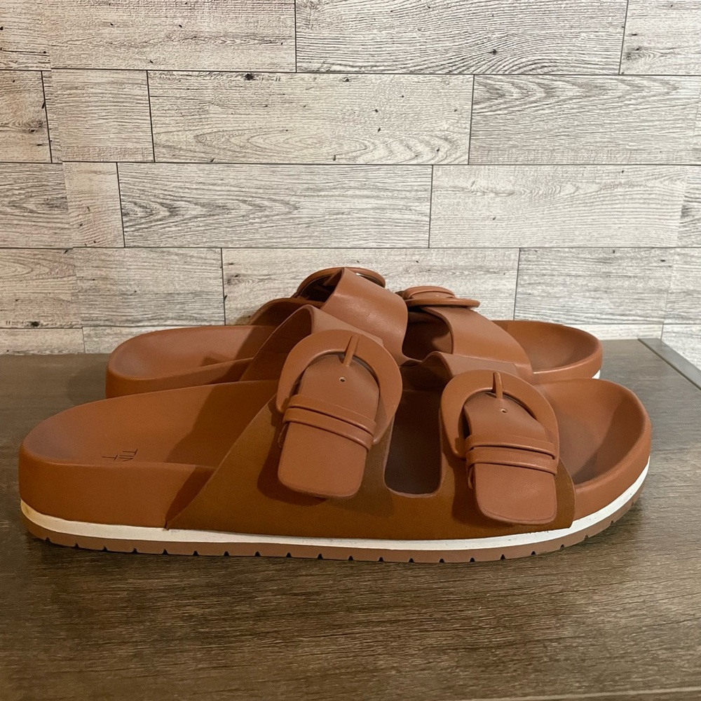 Time & Tru sandals - Picture 4 of 5